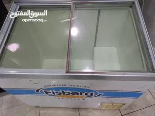  2 فريززات عدد 2 للبيع واحد 3 متر بحره والثاني فريزر آيس برق جميع الفريزرات شغاله على الفحص