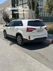  4 كيا سيرنتو