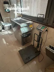  7 عدة مطعم وشاورما جاهزة للبيع  جديدة مع كفالتها استخدام 5 شهور فقط