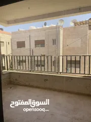  20 شقة واسعة للإيجار ذات اطلالة في شارع الجامعة