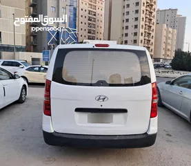  2 Hyundai H1 Cargo Box - 2011 هيونداي H1 بوكس مقفل ثلاجة