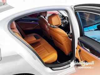  10 BMW 530i 2022 luxury line
