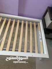  1 سرير فرد واحد من ايكيا بحاله الزيرو