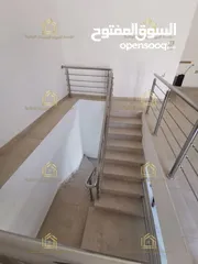  23 شقة دوبلكس ثالث مع روف جديد لم يسكن في أرقى واجمل مناطق خلدا