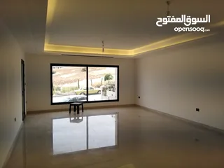  8 شقه للبيع في كريدور عبدون المساحه 300م