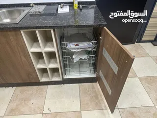  8 مطبخ جديد غير مستخدم  مقاس 3 * 3 من دون الرخامات