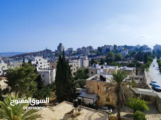  16 فرصتك للسكن في موقع مميز – عين منجد – إطلالة بانورامية