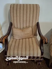  5 طقم كنب بحالة جيدة للبيع