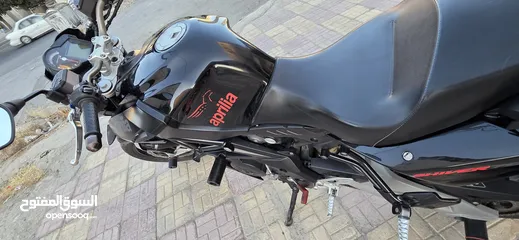  28 دراجة ابريليا 750 cc بحالة ممتازة 2016 ماشية 24000 فقط مالك ثاني صيانة دورية في الشركة 3200 دينار