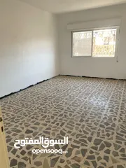  15 منزل كبير  الزرقاء/ الوسط التجاري