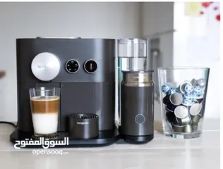  1 مكينة صنع القهوة مع خفاقة الحليب - Nespresso coffee machine