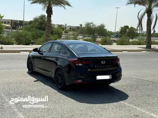  2 Hyundai ELantra SE 2020 (Black)