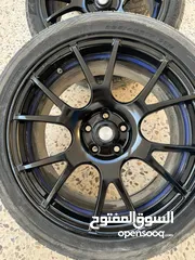  3 بيركب على القولف وعلى تويوتا بريوس
