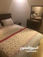  11 شقة مميزة للايجار شبه جديده بسعر مميز جدا موقع مميز جدا