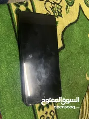 2 هاتف itel P55 بحاله ممتازه فقط كسر بسيط في طرف الشاشه مش مفتوح ولا مره استعمل عادي