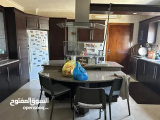  27 شقه مفروشه  سوبر ديلوكس واسعه واثاث جديد من افخم الانواع في منطقه هادءه جدا في الحي الجنوبي باربد