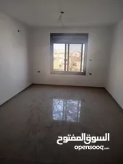  8 شقة في الماصيون طابق اول في منطقة حيوية بجانب الشارع