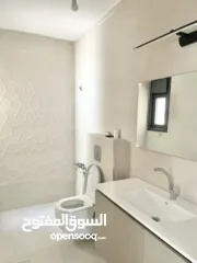  7 شقق للبيع في عين منجد