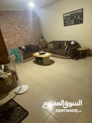  19 بيت كبير للبيع