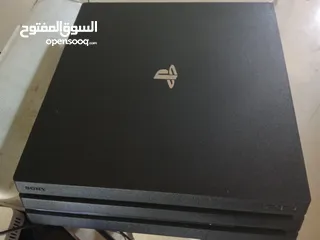  3 جهاز ps4pro مع اربع دسكات مع جميع اسلاك 4k أفلام و العاب و 1تيرا