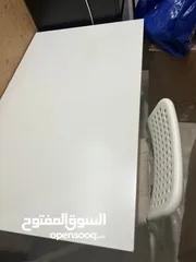  2 طاولة و كرسي للبيع   Table and chair for sale