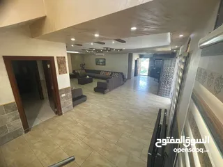  4 مين لسى ماحجز عنا !