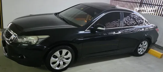  5 Honda Accord 2009 for Sale from the first owner.
