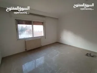  1 شقة فارغة للايجار