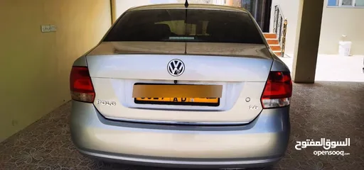  4 Volkswagen Polo 2013