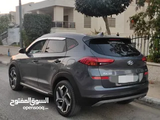  4 هونداي توسان فل ماعدا الفتحة عداد اصلي 83000كم للبيع بسعر مغري 96000شيكل