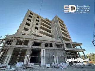  7 شقة سكنية عظم بمساحة واسعة طابق اول مع ترس بالقرب من وسط البلد مقابل مدرس بنات جنين الثانوية