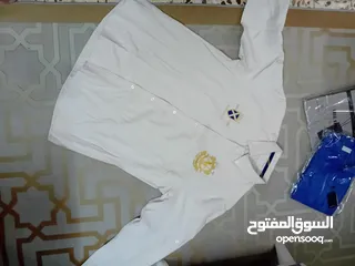 22 شروات ملابس رجالي بنطلون جينز وكتان وقميص وشرت البضاعه جديد البضاعه صنع تركي وصيني العدد 610