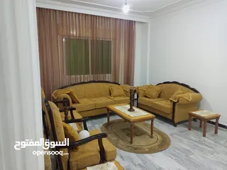  1 شقة مفروشة أرضية للايجار في ضاحية الرشيد 4 مكيفات بكل غرفة مكيف وبئر ماء خاص للشقة