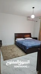  30 شقه مفروشه ديلوكس كاملة الخدمات للايجار الشهري او السنوي في عمارة سكنيه مخدومة يوجد حارس للعمارة