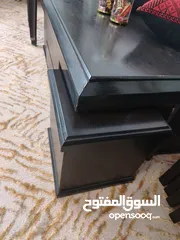  1 طاولة وسط مع 4 طاولات داخليات