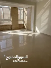  3 شقة للإيجار في منطقة ام السماق مساحة 220