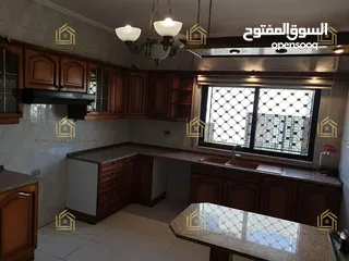  15 شقة فارغة - الجاردنز - 3نوم - 186م