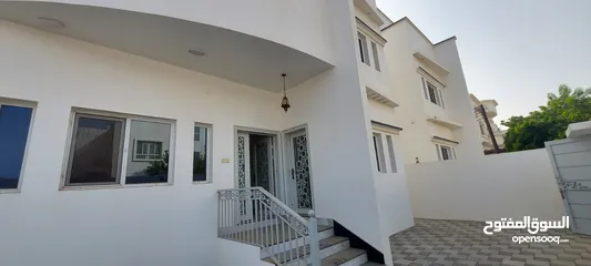  2 Comfy 5 BR villa for sale in Al Hail North Ref: 625H