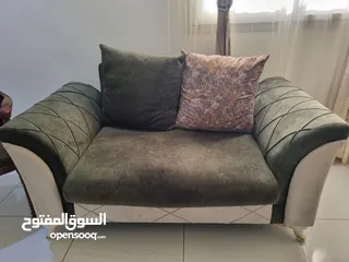  5 طقم جلوس نظيف جدا 7 أشخاص Sofa set very clean 7 seater