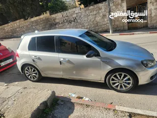  4 سيارة جولف دهان شركه جنط اصلي  جير عادي قطارة بنزين