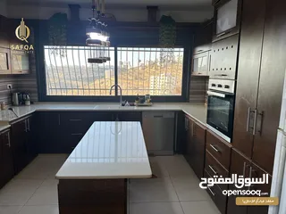  3 شقة شبه أرضية مع ساحة خارجية واطلالة للبيع في الارسال