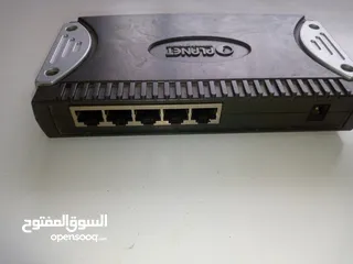  8 فاكس قديم و تلفونات وراوترات  وانظمة اوديو قابل للبدل باي شيء من اي مجموعه