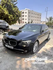  9 BMW 740Li.