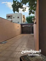  9 منزل نظام شقق يوجد فيها 4شقق للبيع