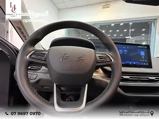  12 ‎‏HONGQI E-QM5 EV 2022 Full electric ‎هونشي E-QM5 كهربائية بالكامل