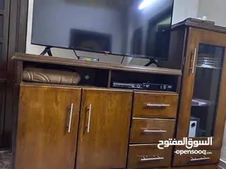  4 طاولة تلفزيون مع بوفيه بحالة الجديد استخدام منزل موضح بالصور