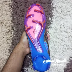  6 السلام عليكم اخوتي بوط اير زوم اصلي ونسخه لاعب للبيع نمره 42 وبلبس اكبر