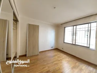  9 شقة غير مفروشة للإيجار 250م2 ( Property 19602 ) سنوي فقط