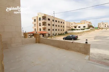  12 شقة ارضية 184م و ترس 150م بسعر لقطة في ابو نصير