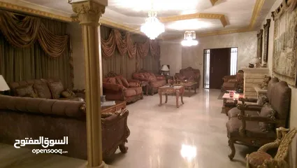  3 شقة أرضية طابقية 330م مع كراج خاص و 4 نوم في حي الصحابة
